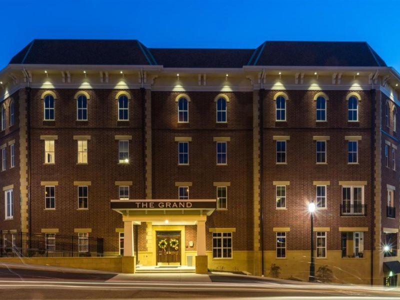 The Mount Vernon Grand Hotel 외부 사진
