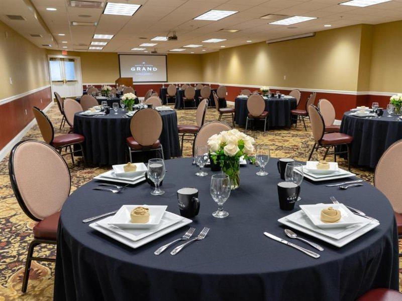 The Mount Vernon Grand Hotel 외부 사진