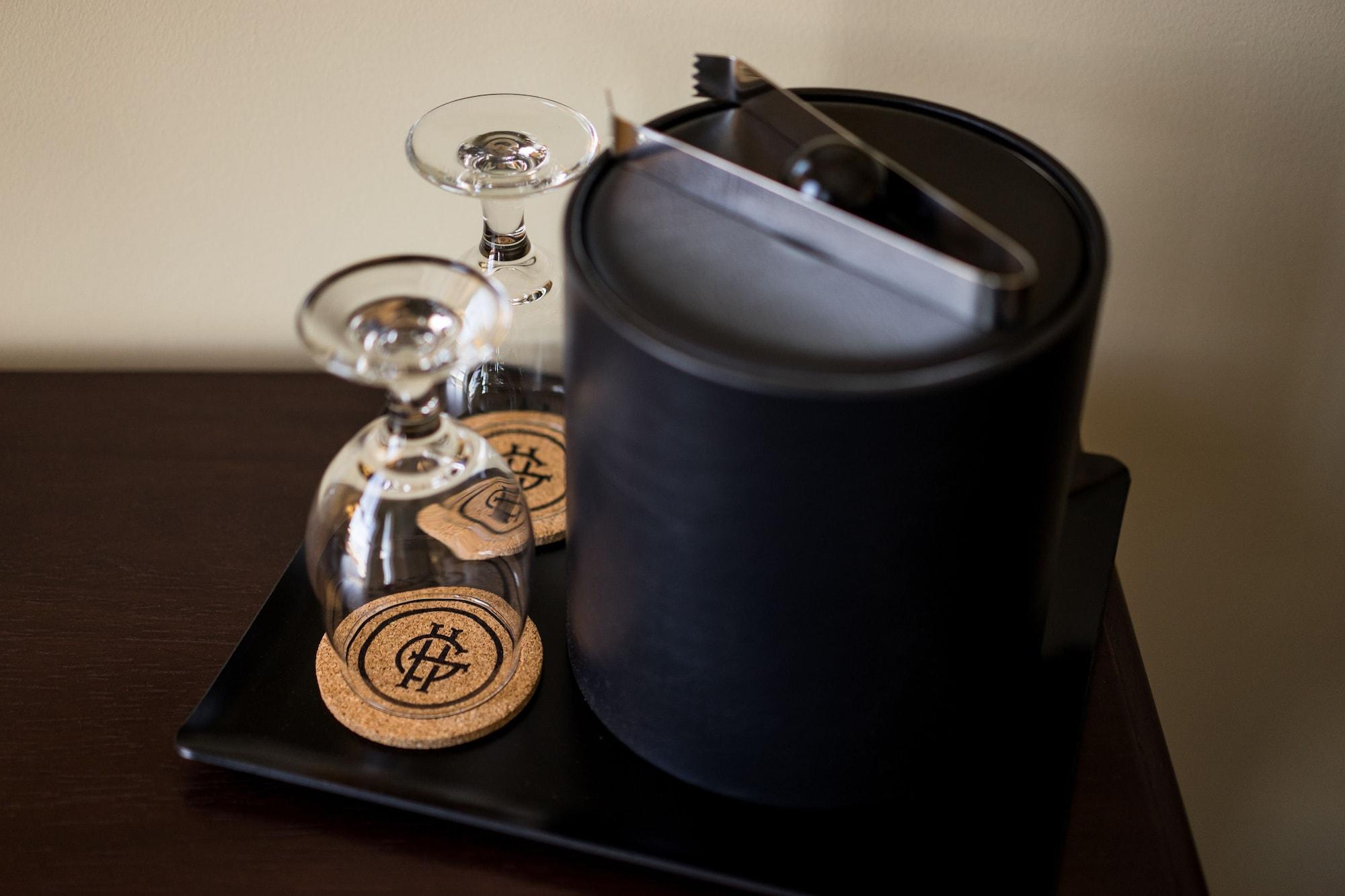 The Mount Vernon Grand Hotel 외부 사진