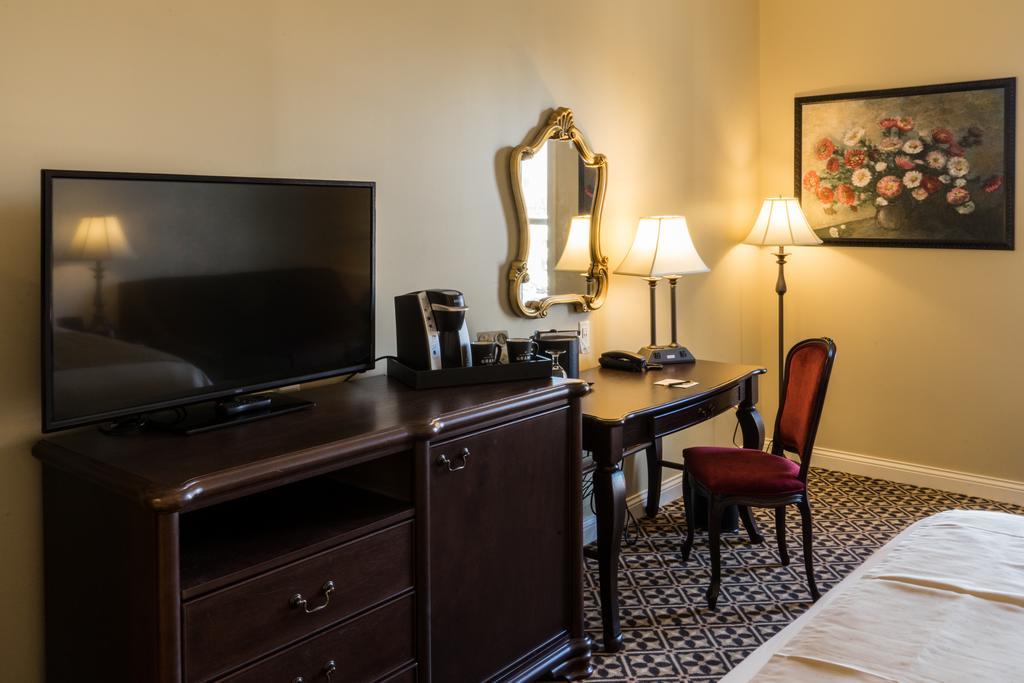 The Mount Vernon Grand Hotel 외부 사진