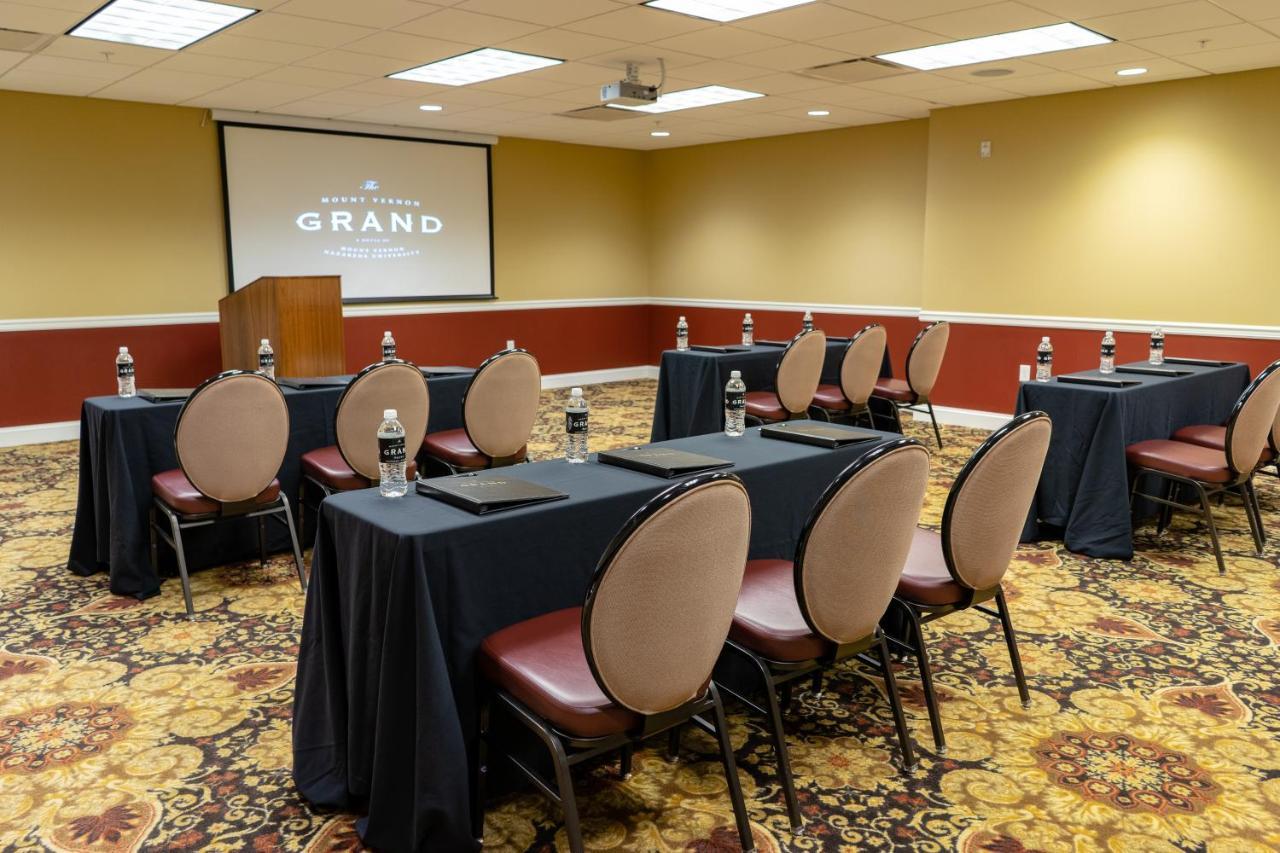 The Mount Vernon Grand Hotel 외부 사진